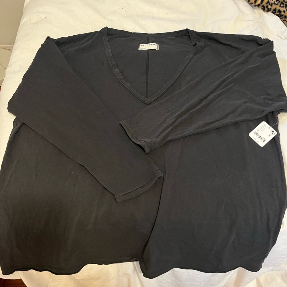 Black V-Neck Long Sleeve Top